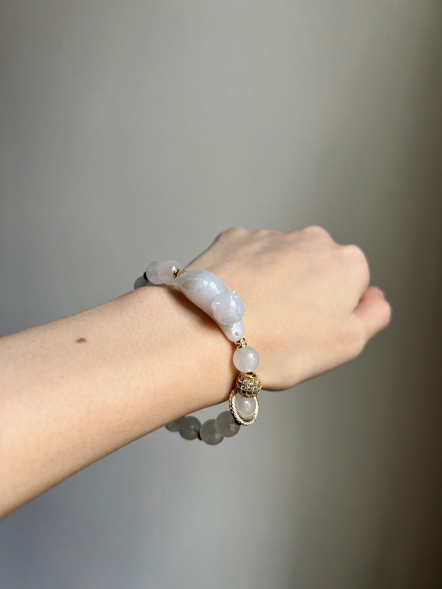 "playtime" white jadeite cat bracelet #06