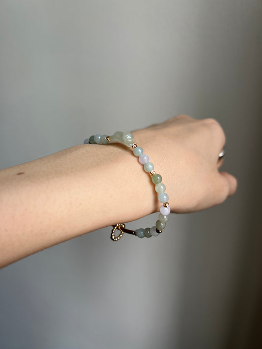 *mini* "playtime" jadeite cat bracelet #18