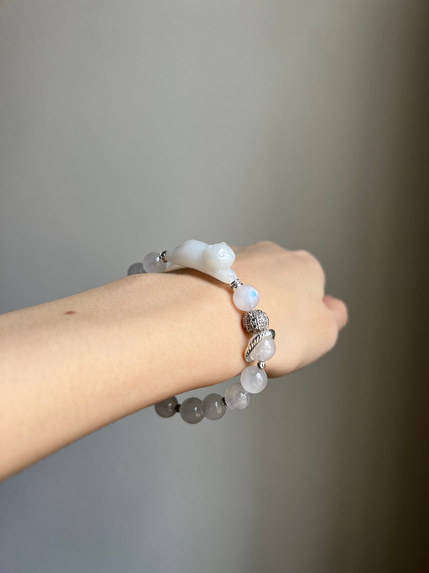 "playtime" white jadeite cat bracelet #07