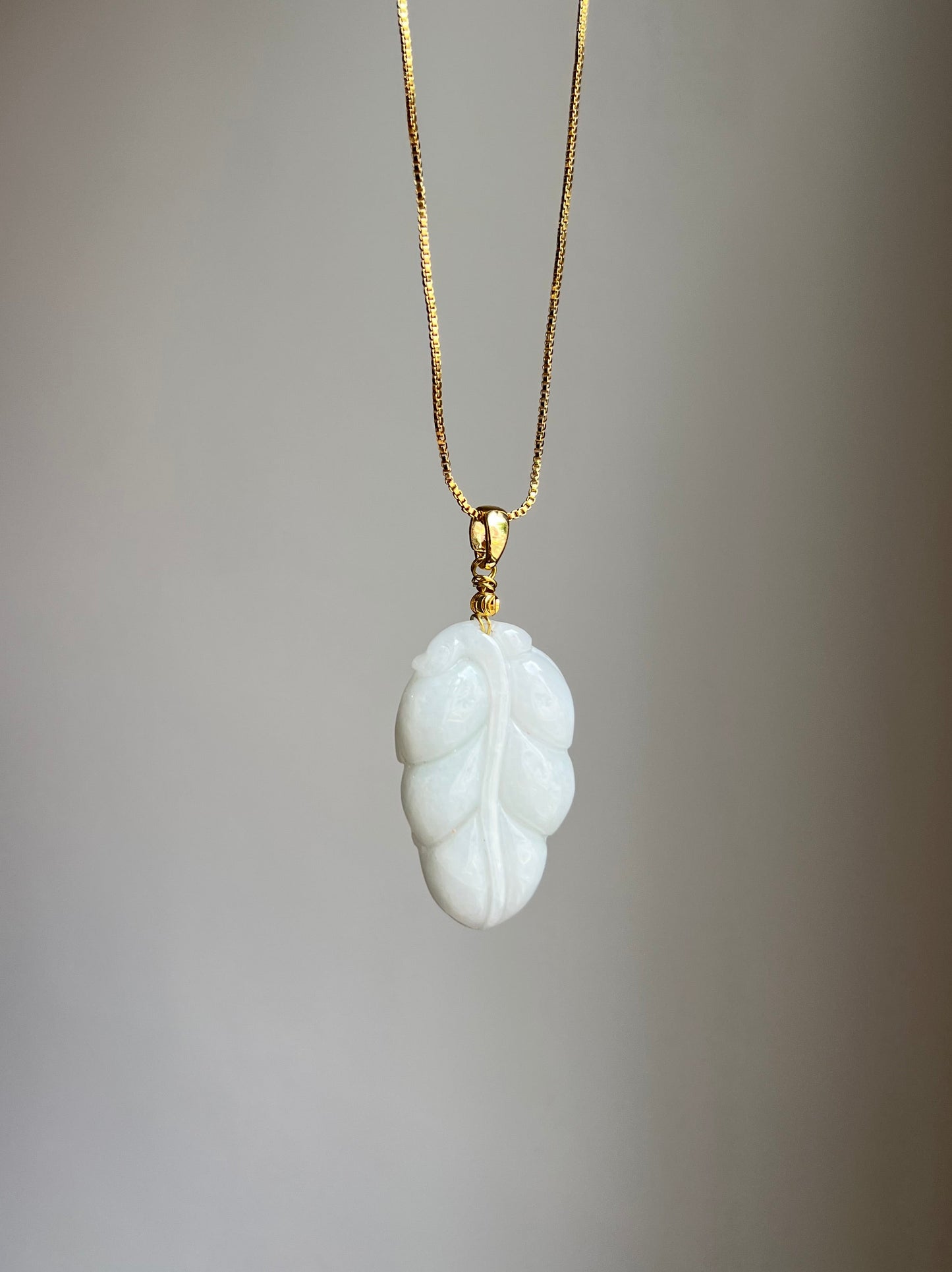 "tranquil" leaf jadeite necklace