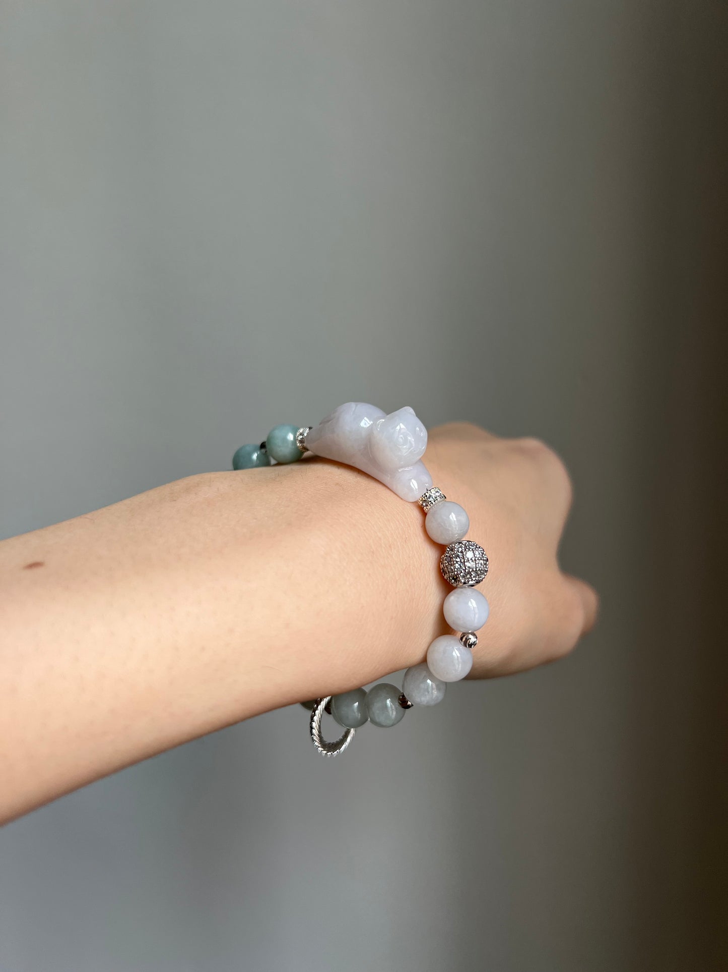 "playtime" white jadeite cat bracelet #08