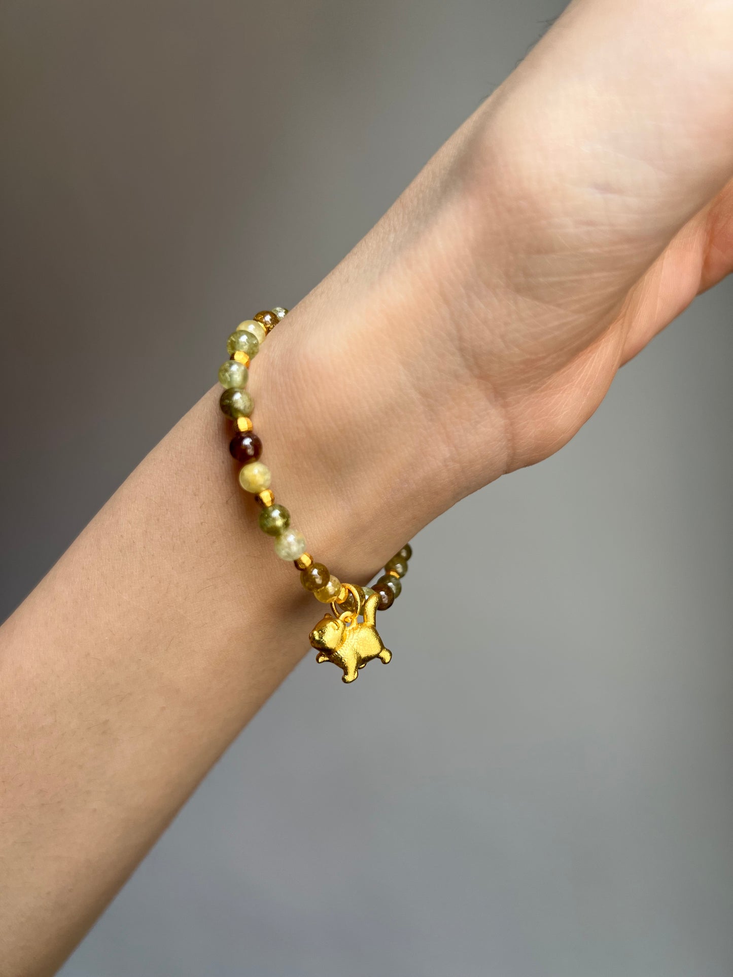 “momo’s high five” bracelet (assorted)