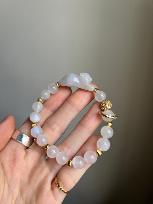 "playtime" white jadeite cat bracelet #06