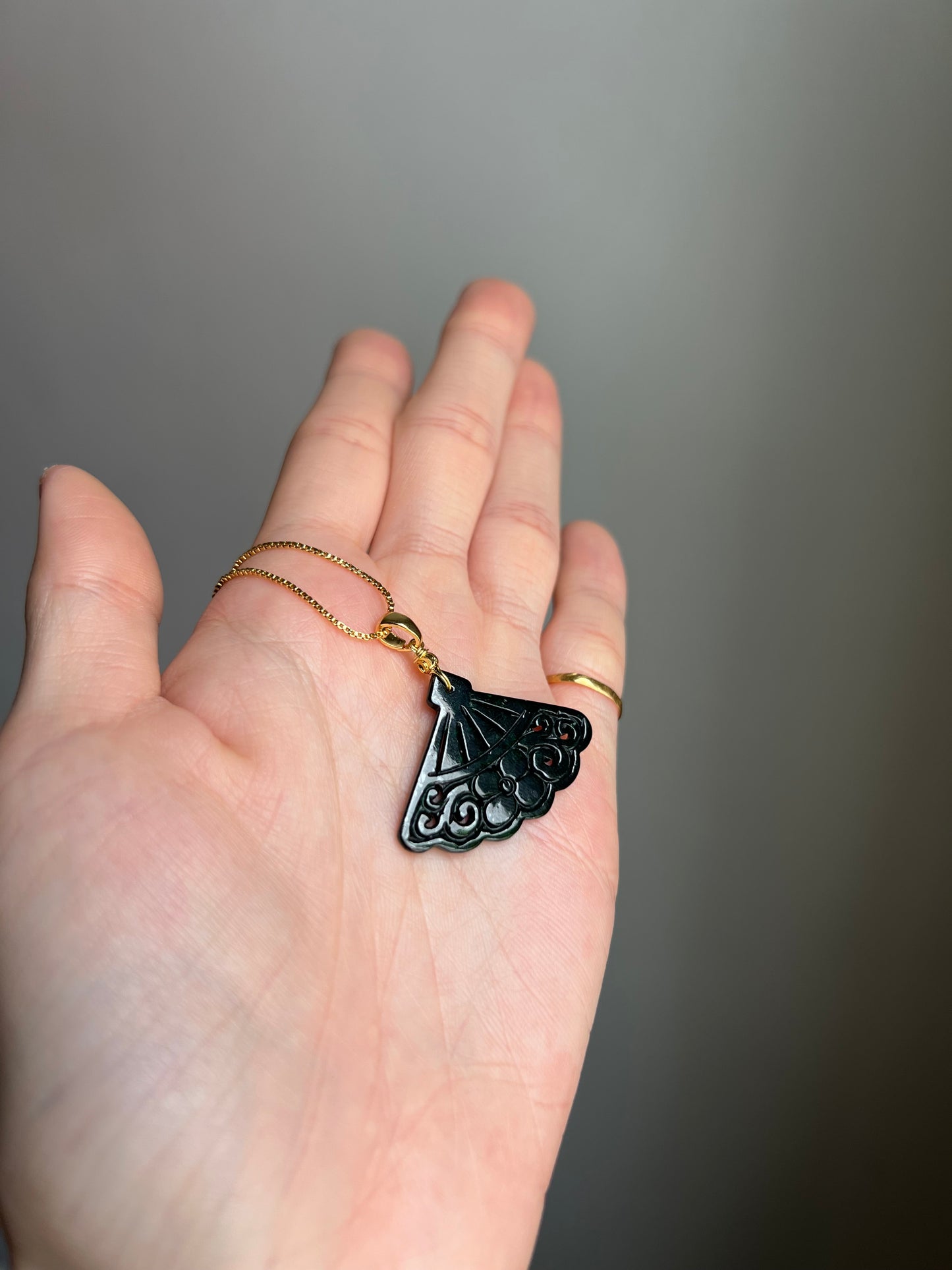 "your highness" dark green jadeite oriental fan necklace