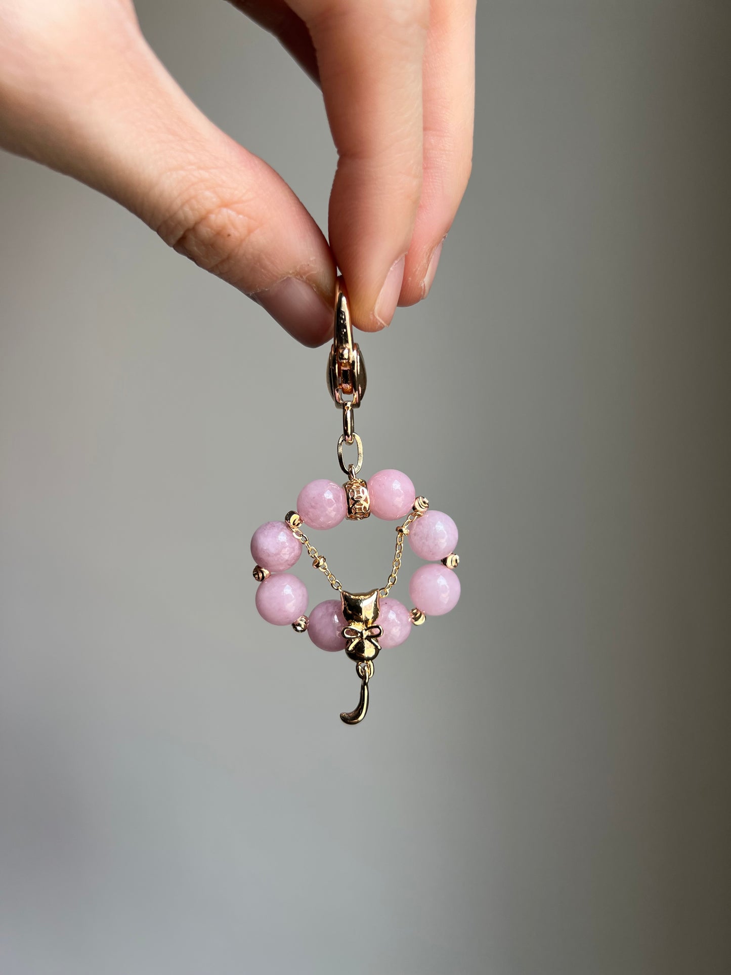 “on cloud 8” cat bag charm (assorted)