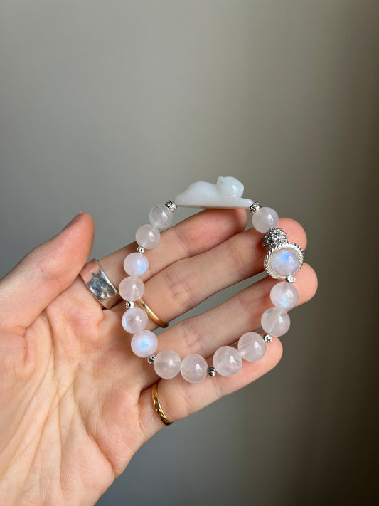 "playtime" white jadeite cat bracelet #07