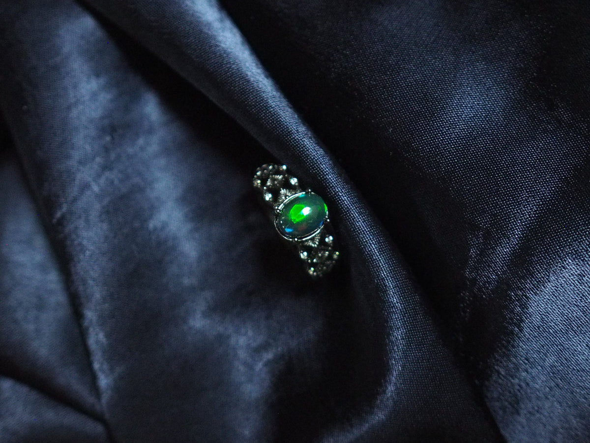 TENEBRA #01 - Oval Black Opal Ring