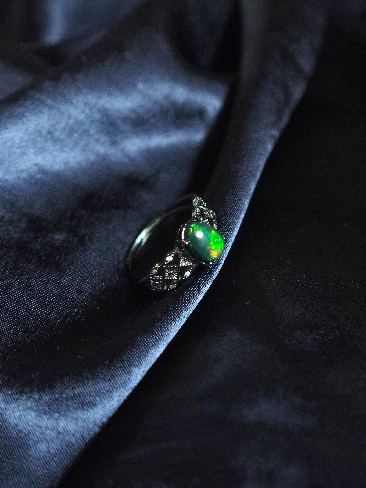 TENEBRA #02 - Oval Black Opal Ring