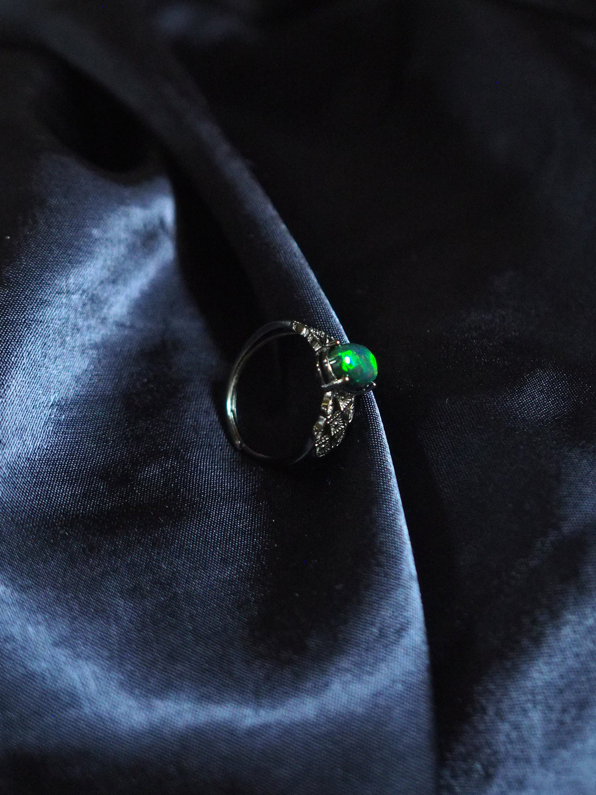 TENEBRA #02 - Oval Black Opal Ring