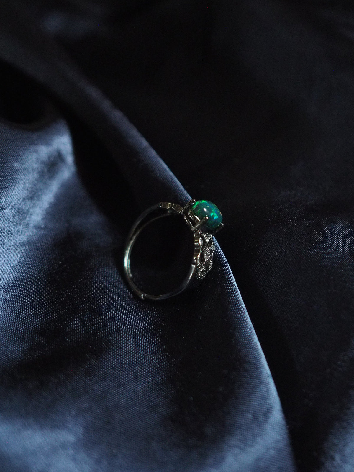 TENEBRA #02 - Oval Black Opal Ring