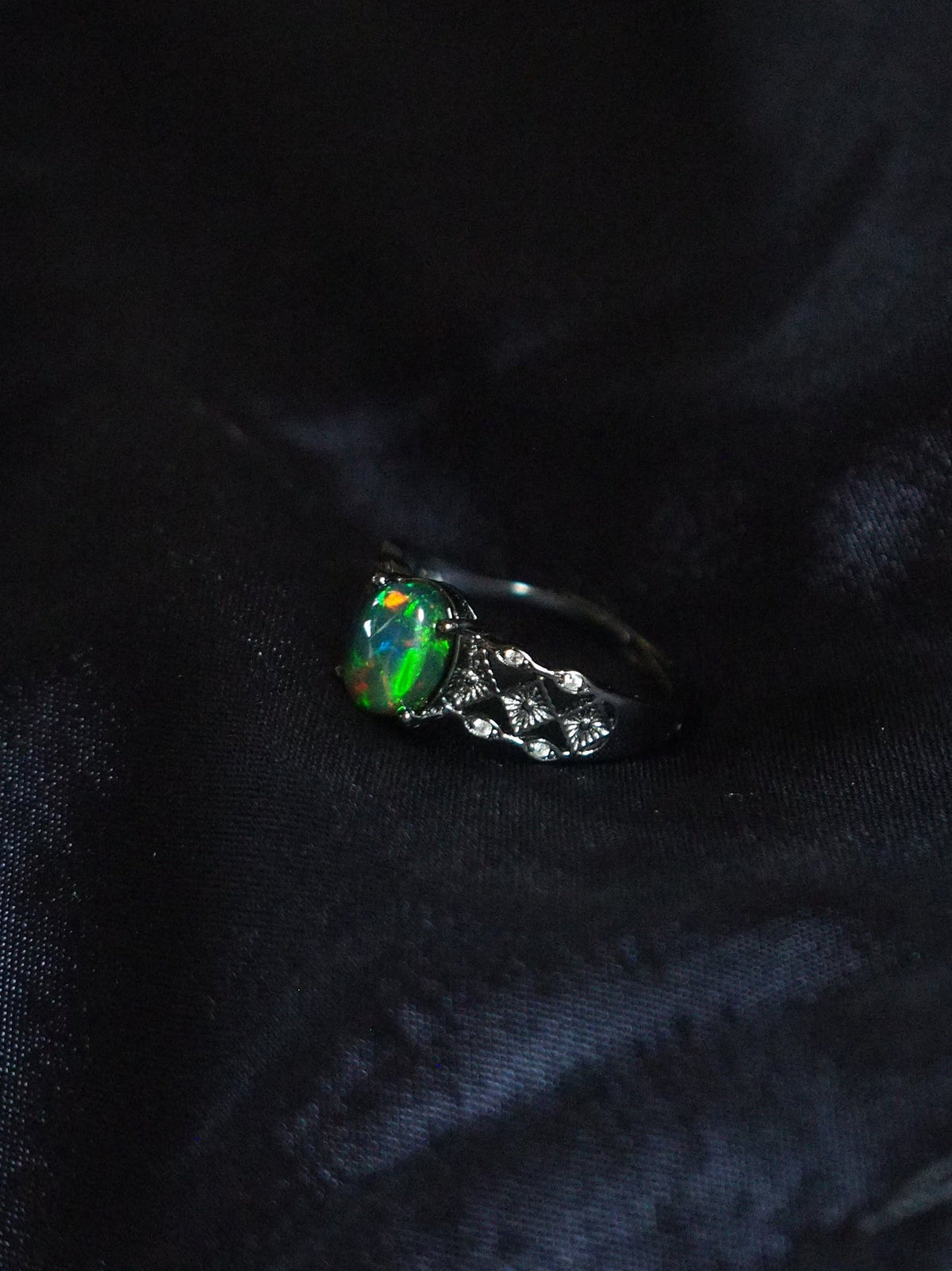TENEBRA #02 - Oval Black Opal Ring