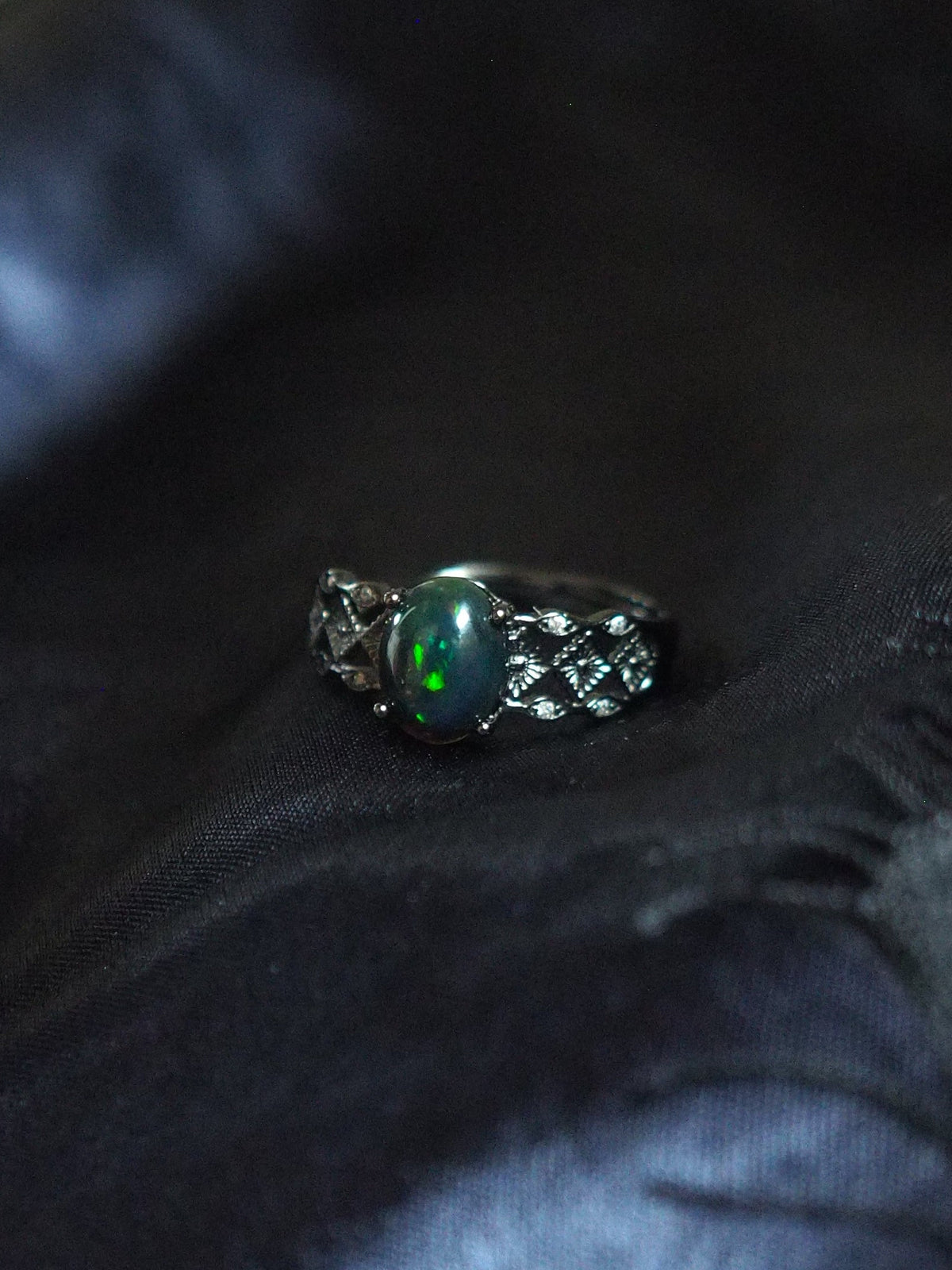 TENEBRA #03 - Oval Black Opal Ring