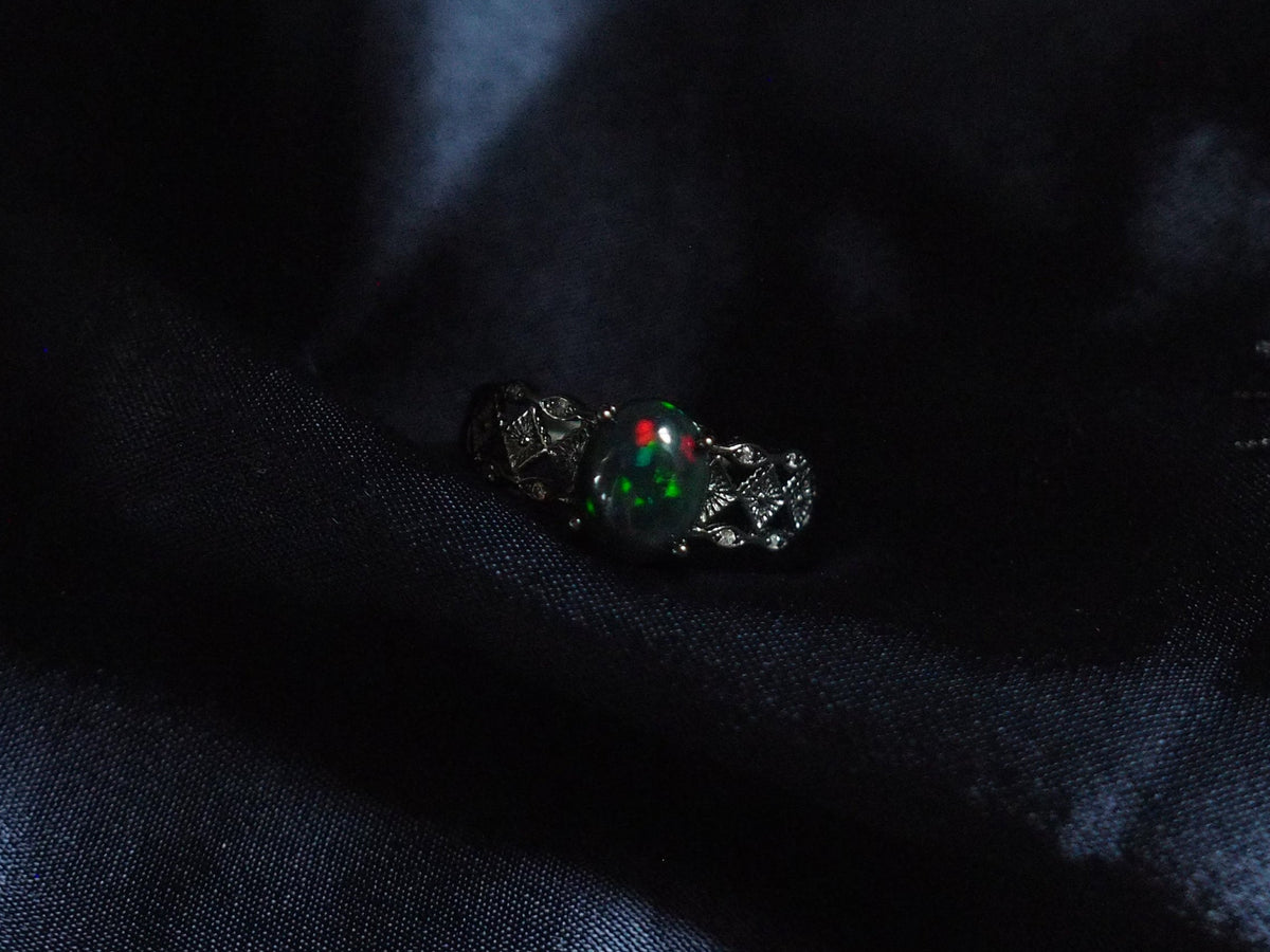 TENEBRA #03 - Oval Black Opal Ring