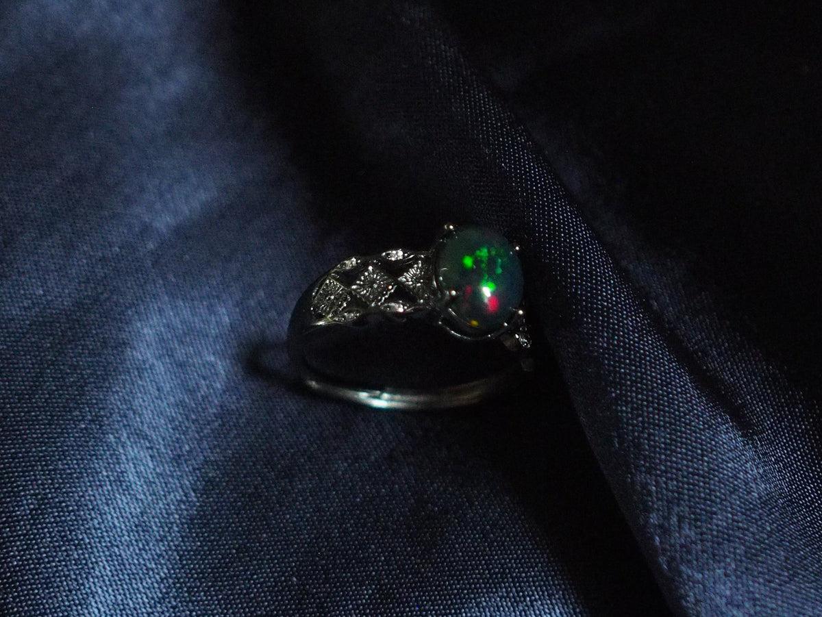TENEBRA #03 - Oval Black Opal Ring