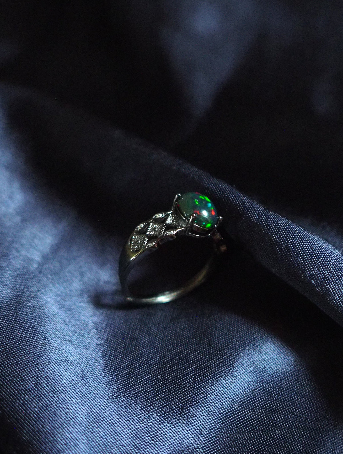TENEBRA #03 - Oval Black Opal Ring