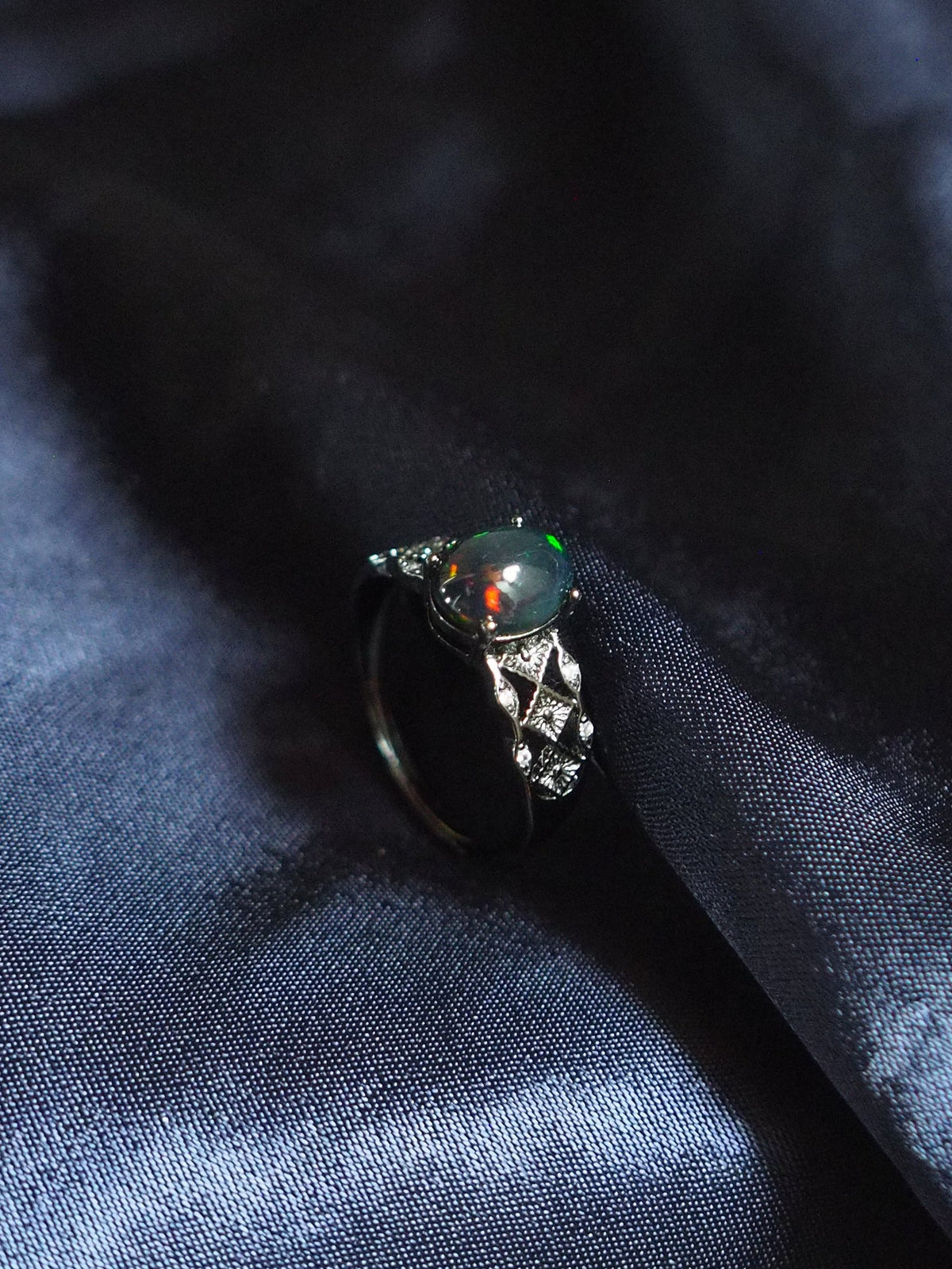 TENEBRA #04 - Oval Black Opal Ring