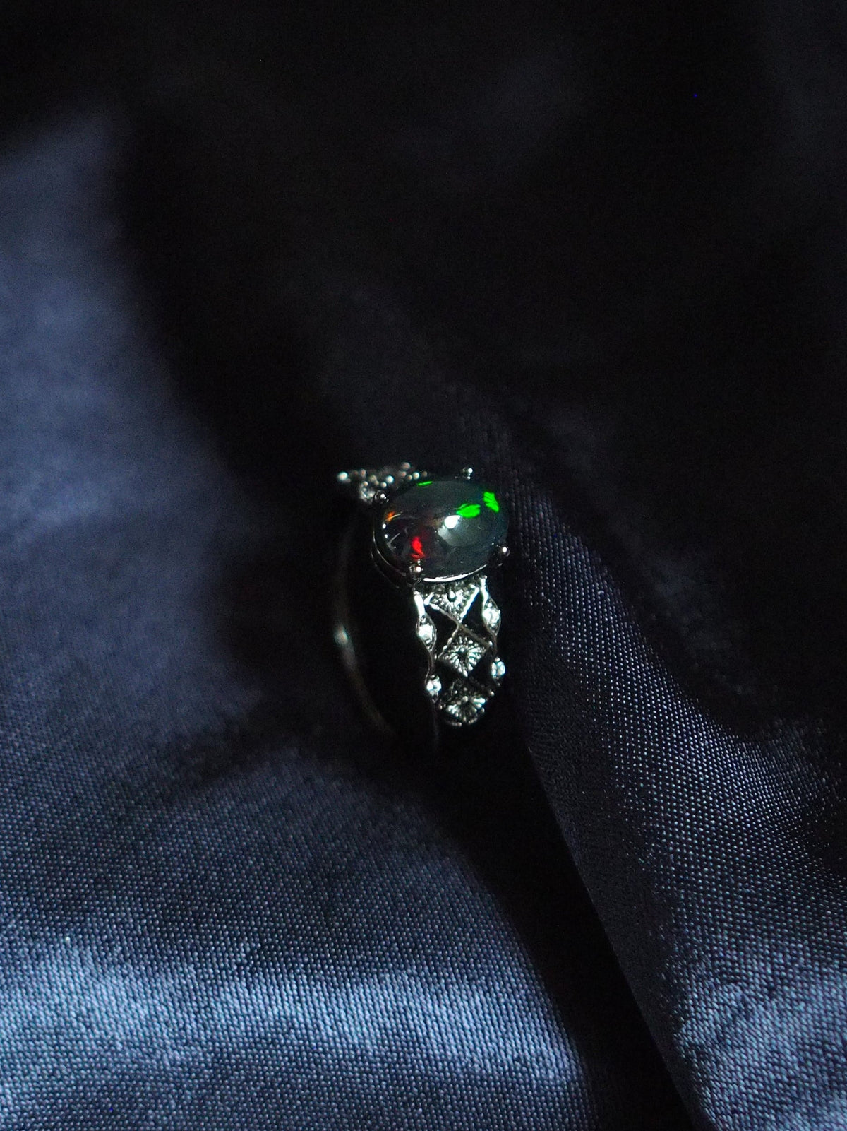 TENEBRA #04 - Oval Black Opal Ring