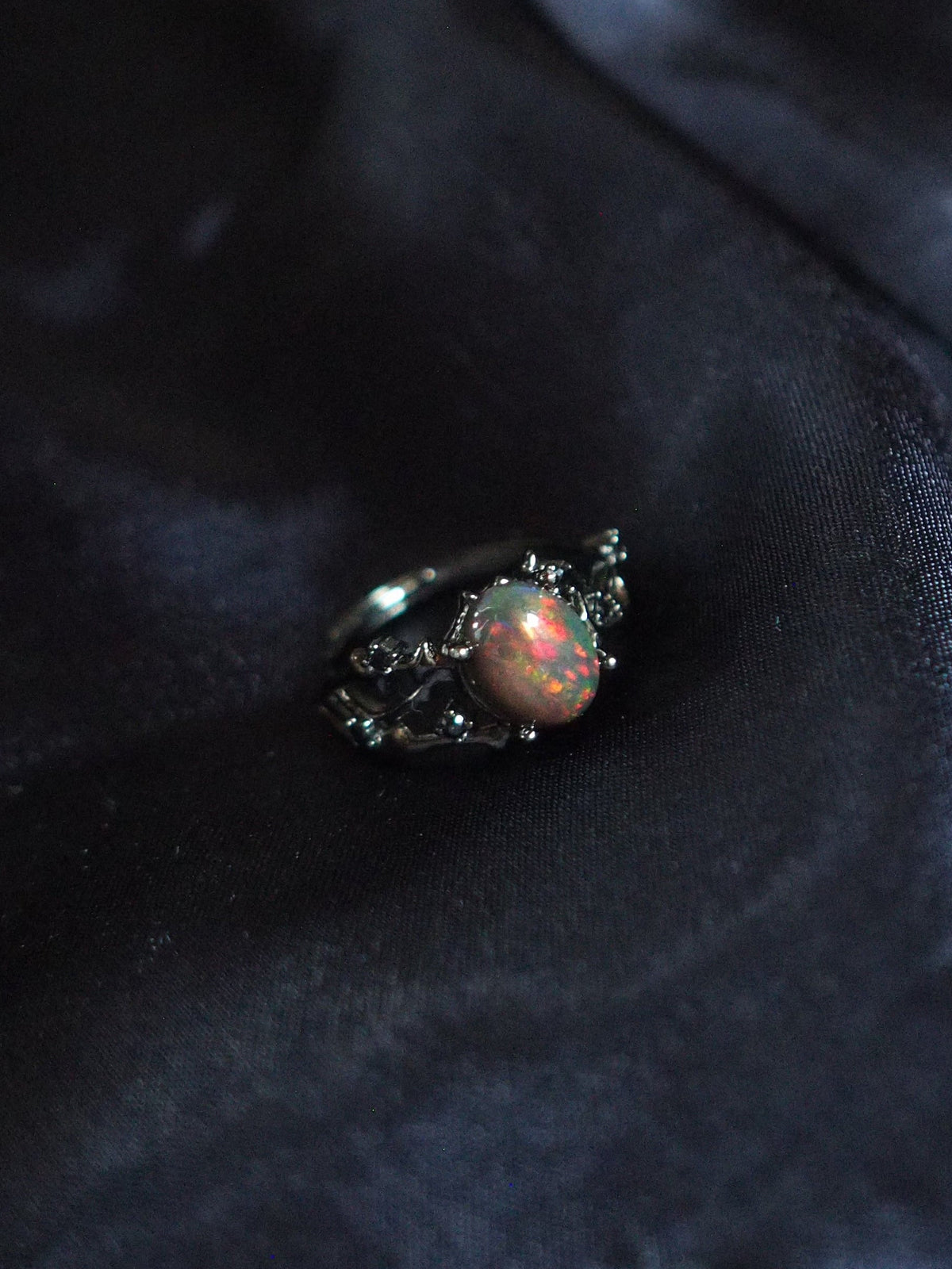 BLACKTHORN #01 - Oval Black Opal Ring