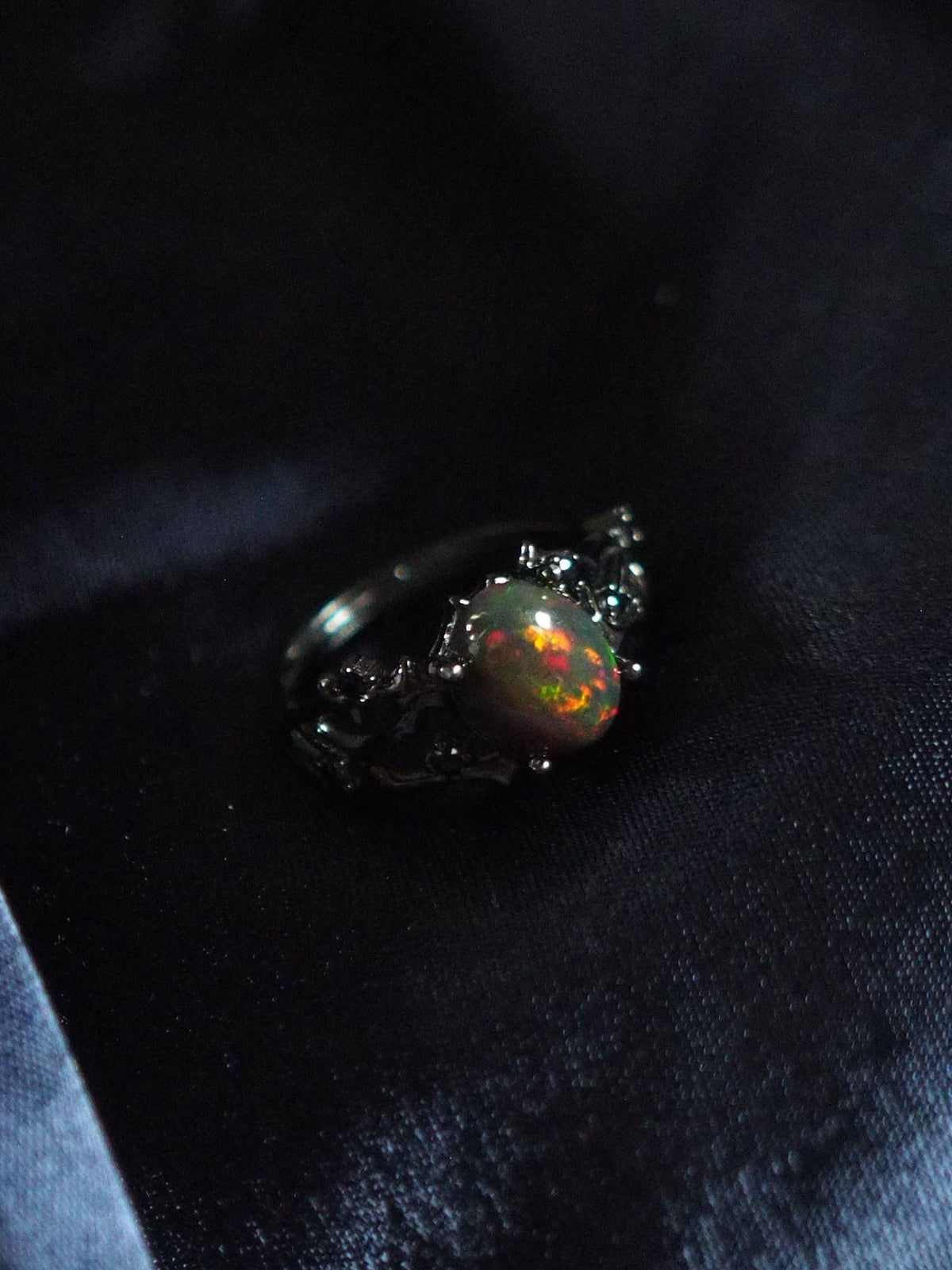 BLACKTHORN #01 - Oval Black Opal Ring