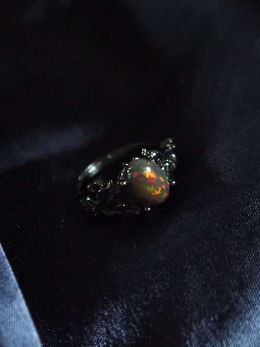 BLACKTHORN #01 - Oval Black Opal Ring