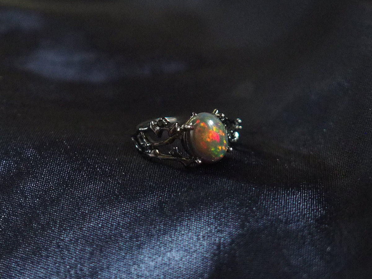BLACKTHORN #01 - Oval Black Opal Ring