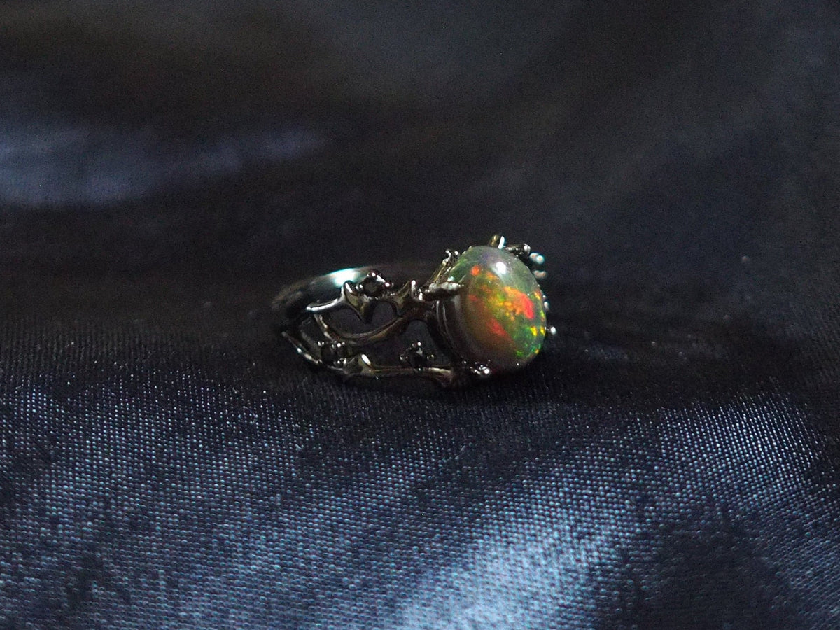 BLACKTHORN #01 - Oval Black Opal Ring