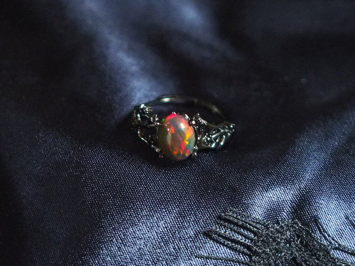 BLACKTHORN #01 - Oval Black Opal Ring