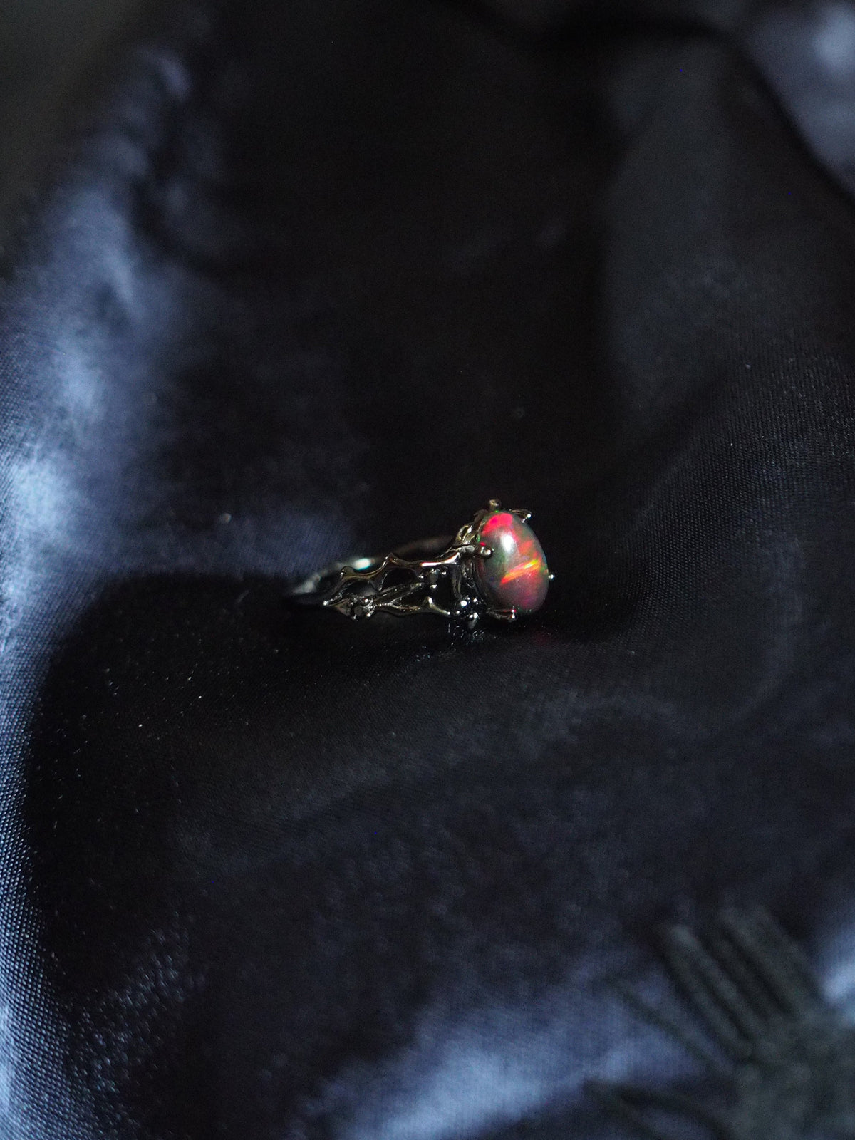 BLACKTHORN #02 - Oval Black Opal Ring