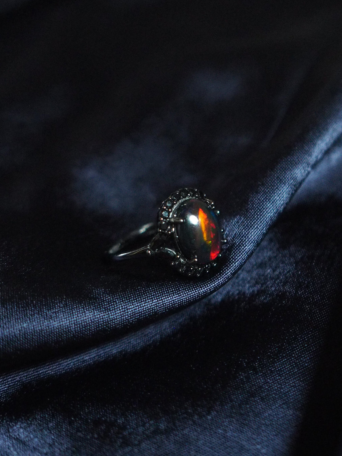 ECLIPSE - Oval Black Opal Ring
