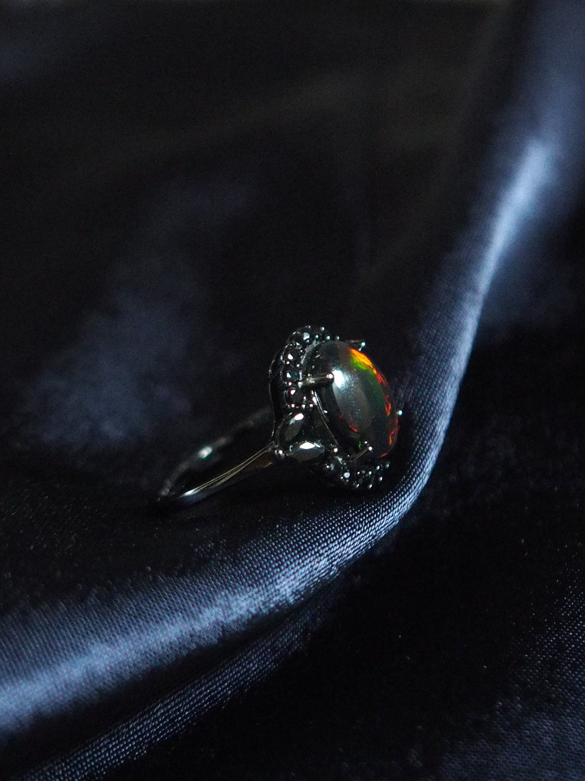 ECLIPSE - Oval Black Opal Ring