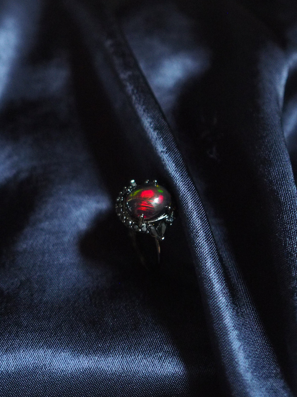 ECLIPSE - Oval Black Opal Ring