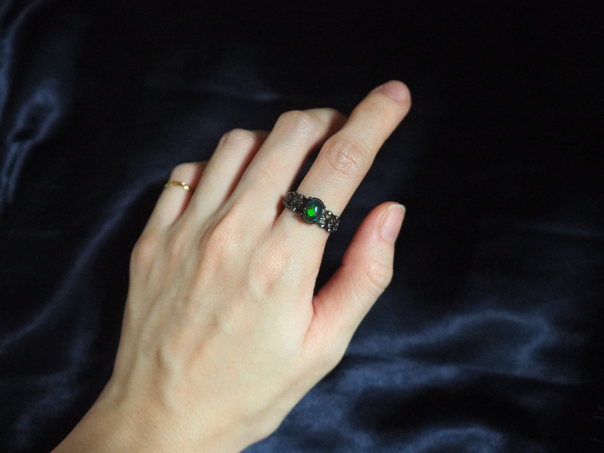 TENEBRA #01 - Oval Black Opal Ring