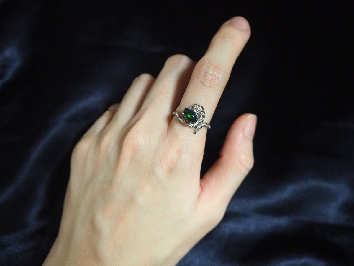 SERPENTINA #04 - Pear Black Opal Ring