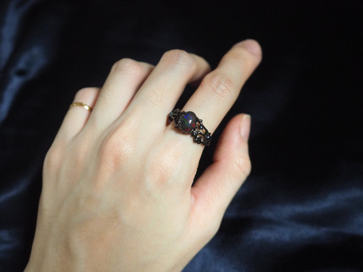 BLACKTHORN #02 - Oval Black Opal Ring