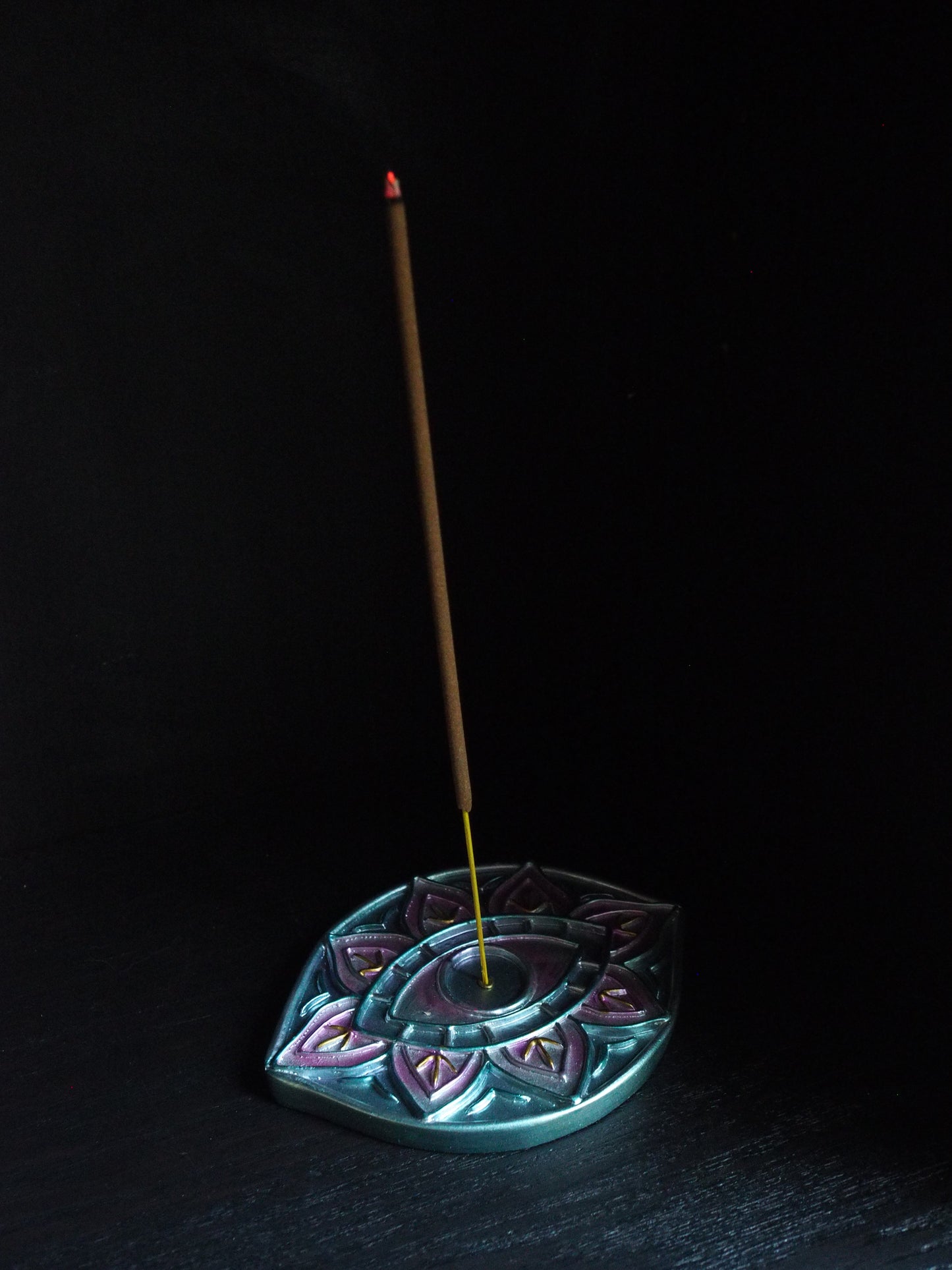 LOTUS EYE incense holder