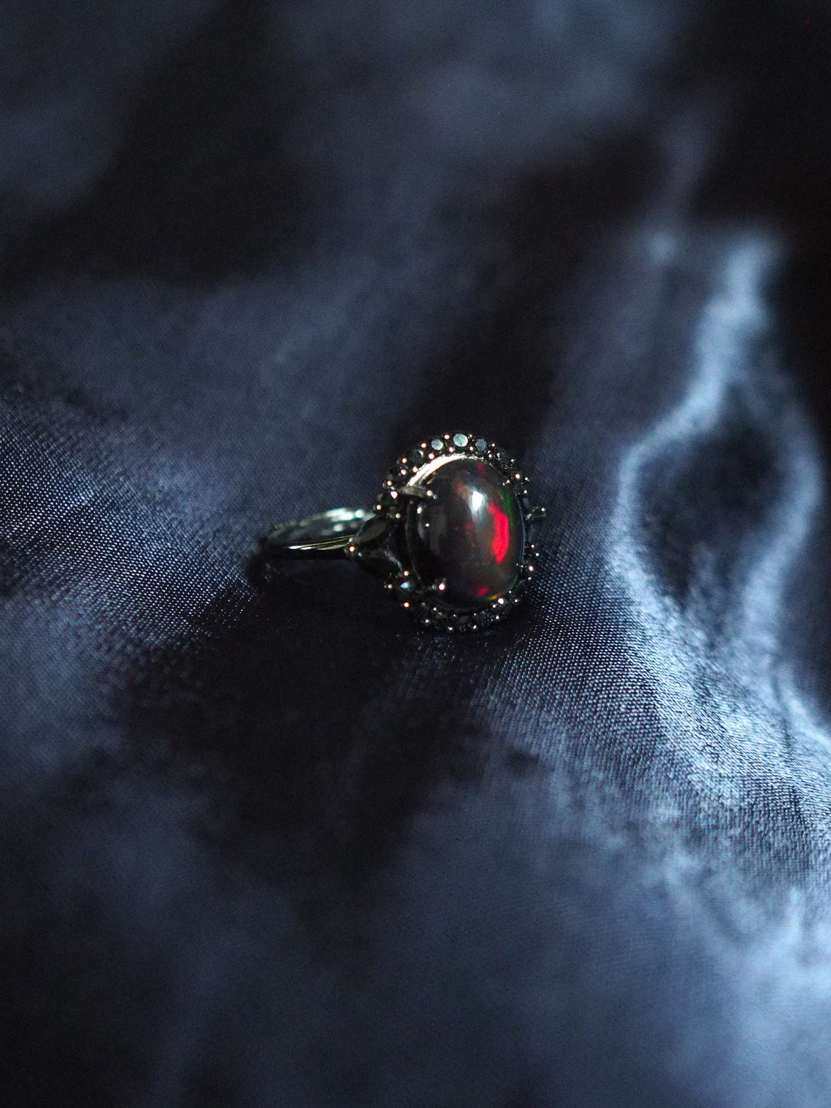 ECLIPSE - Oval Black Opal Ring
