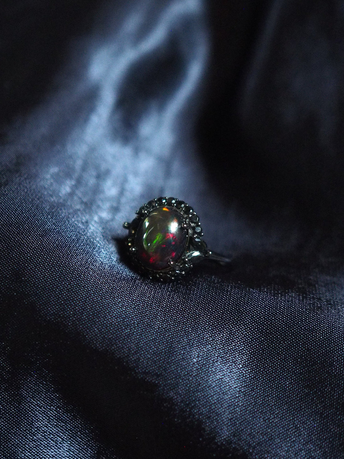 ECLIPSE - Oval Black Opal Ring