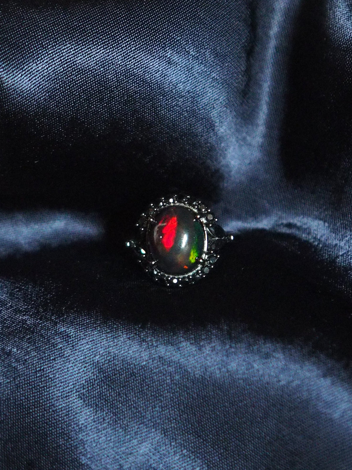 ECLIPSE - Oval Black Opal Ring