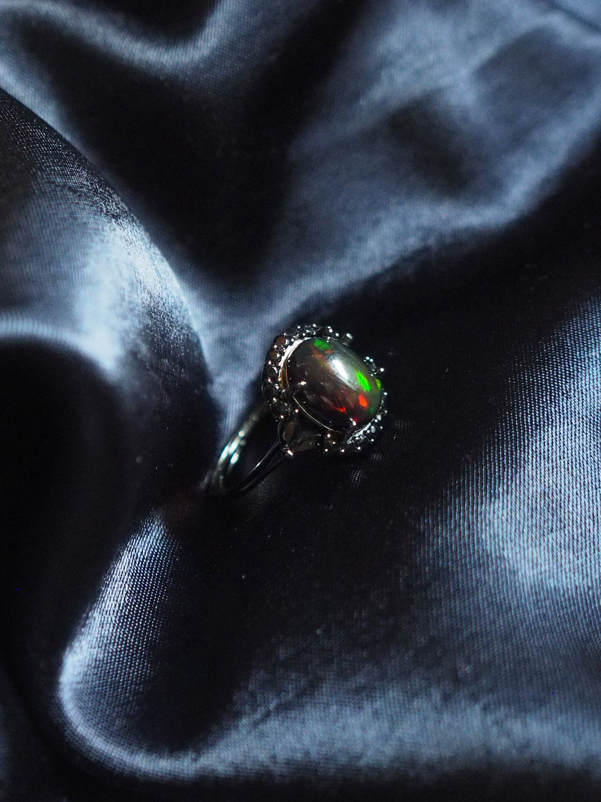 ECLIPSE - Oval Black Opal Ring